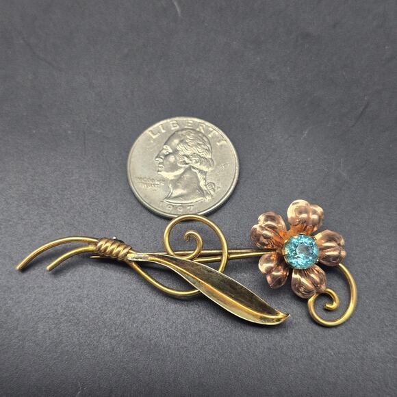 Van Dell 12K Gold Filled Flower Brooch Blue Rhinestone 31 - Picture 2 of 7